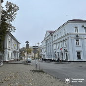 На вулиці Листопадовій у Тернополі тимчасово не можна буде паркувати автомобілі