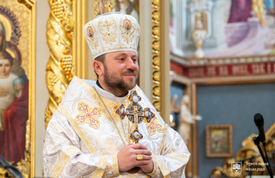 Сергій Надал вручив кардиналу Миколі Бичку відзнаку «Почесний громадянин міста Тернополя» під час Архиєрейської Божественної Літургії