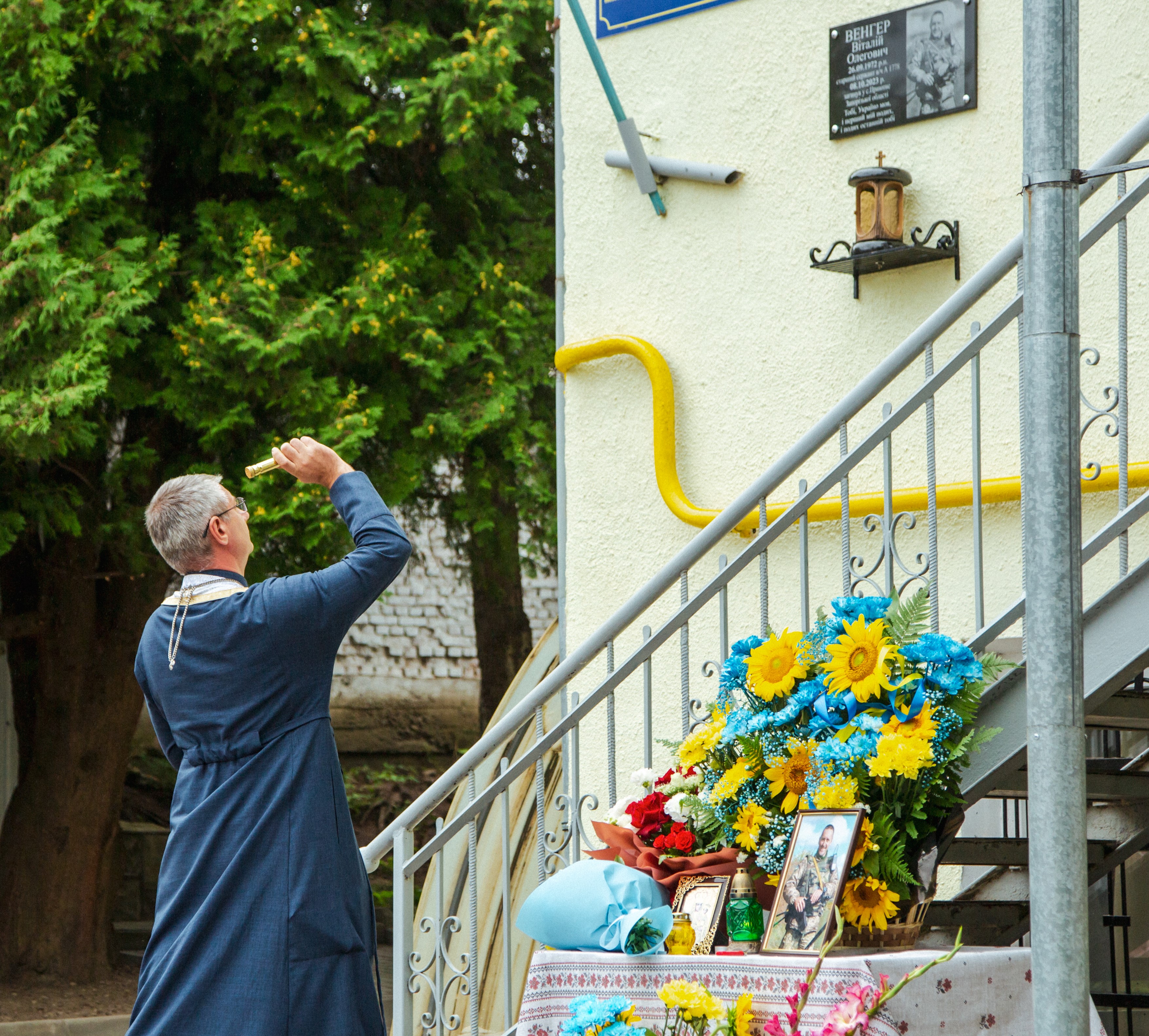 У Тернополі відкрили меморіальну таблицю Герою-захиснику Віталію Венгеру