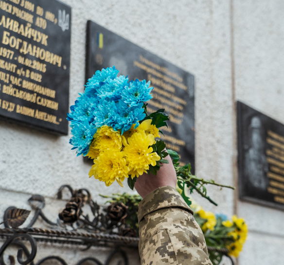 У Тернополі на фасаді школи №9 відкрили меморіальні таблиці Герою України Сергію Королю та воїну «Азову» Віталію Ковалю