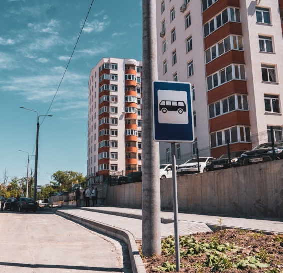 У Тернополі триває влаштування зупинки громадського транспорту у новому мікрорайоні «Північний»