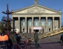 У Тернополі розпочалися роботи з влаштування головної новорічної ялинки міста