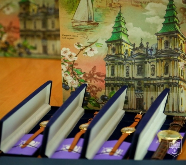 Міський голова Сергій Надал привітав і нагородив тернопільських працівників культури та майстрів народного мистецтва з нагоди професійного свята