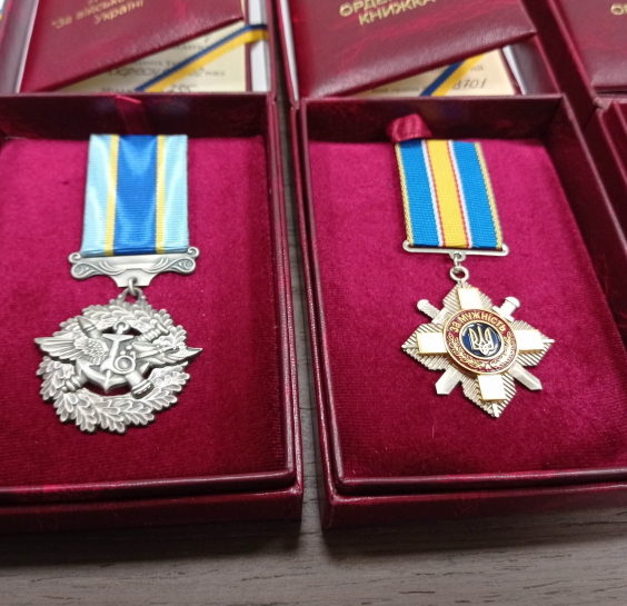 Міський голова Сергій Надал вручив державні відзнаки рідним тернопільських захисників (посмертно)
