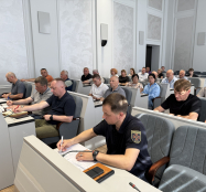 У Тернополі після нічної атаки відбулося засідання комісії ТЕБ та НС: мешканцям із пошкодженим майном надається допомога