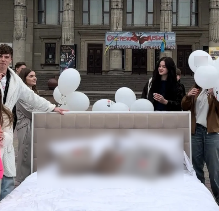Муніципальні інспектори оштрафували меблевий магазин за несанкціонований рекламний захід