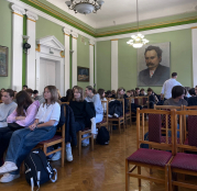 Тернопільська Молодіжна міська рада проводить профорієнтаційні зустрічі для учнів в рамках проєкту «Негороскоп»