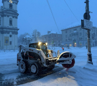 Cпецтранспорт у кількості 25 одиниць впродовж ночі очищав вулиці Тернополя і сіл громади від снігу та ожеледиці