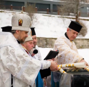 На набережній Тернопільського ставу відбувся чин освячення Йорданської води