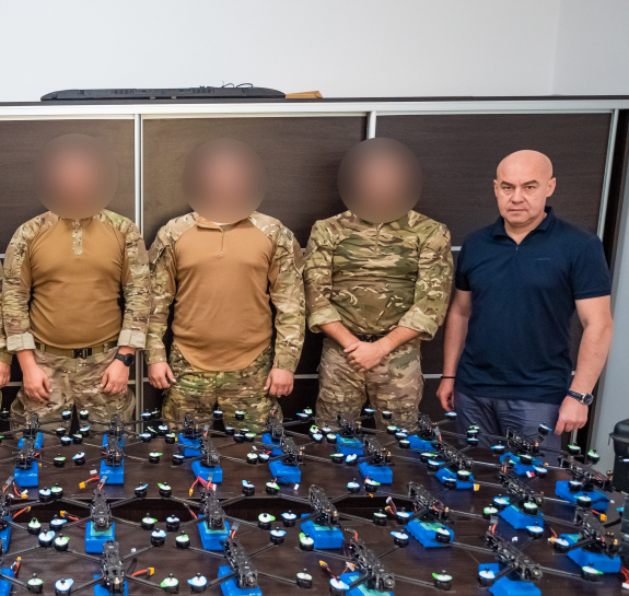 Тернопіль передав для спецпідрозділу поліції 40 FPV дронів