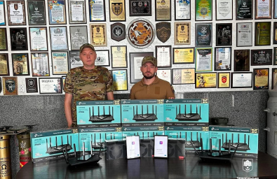 З Тернополя бійцям 71-ї окремої аеромобільної бригади передали комп’ютерну техніку