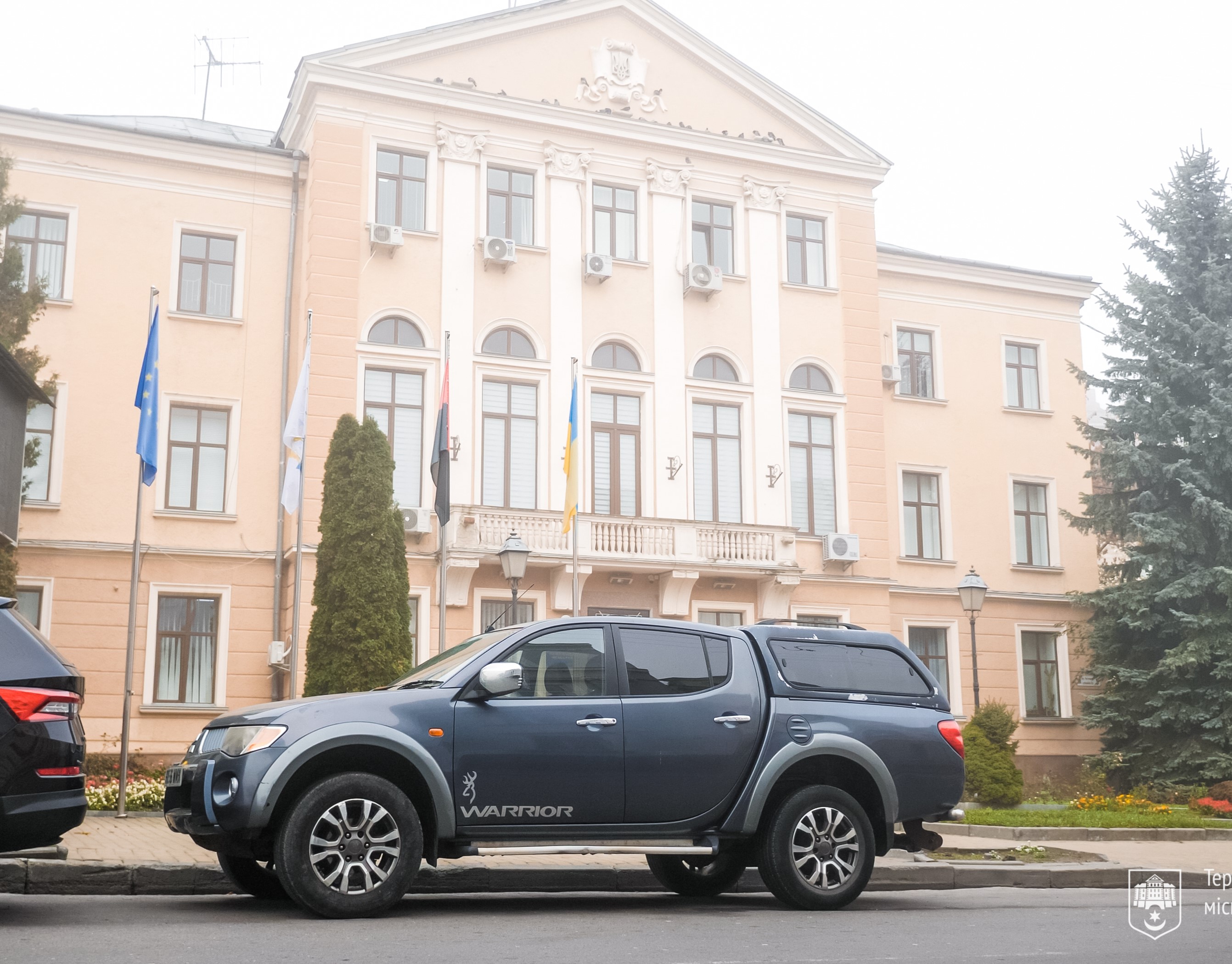 Міський голова Сергій Надал передав ще один позашляховик для захисників