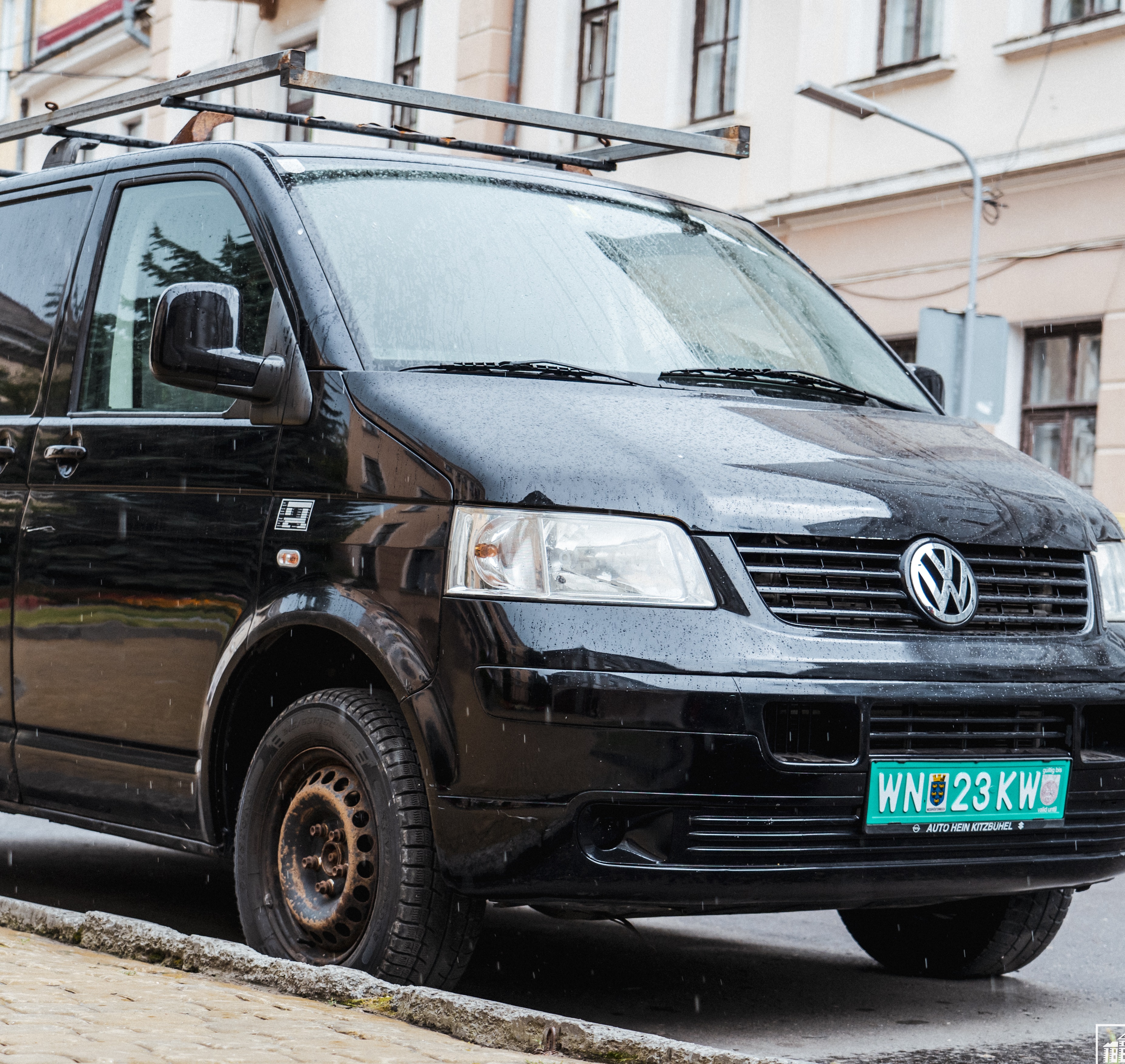 З Тернополя для спецпідрозділу ТРО передали мікроавтобус
