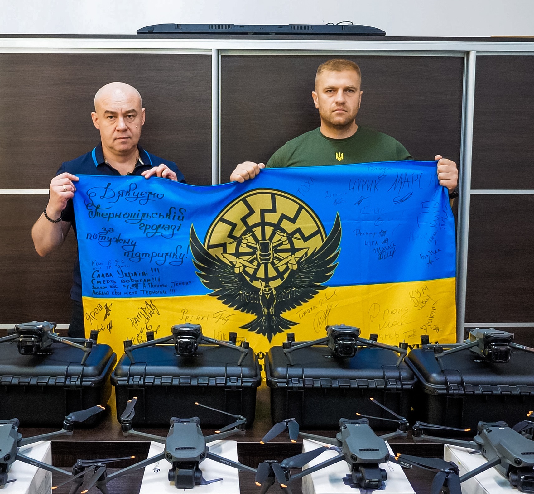Тернопільська міська рада передала 15 квадрокоптерів Mavic для захисників 110-ої окремої механізованої бригади