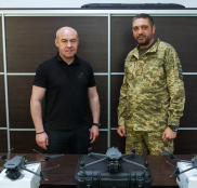 Міський голова Сергій Надал для захисників 14-ої окремої механізованої бригади передав три квадрокоптери Mavic