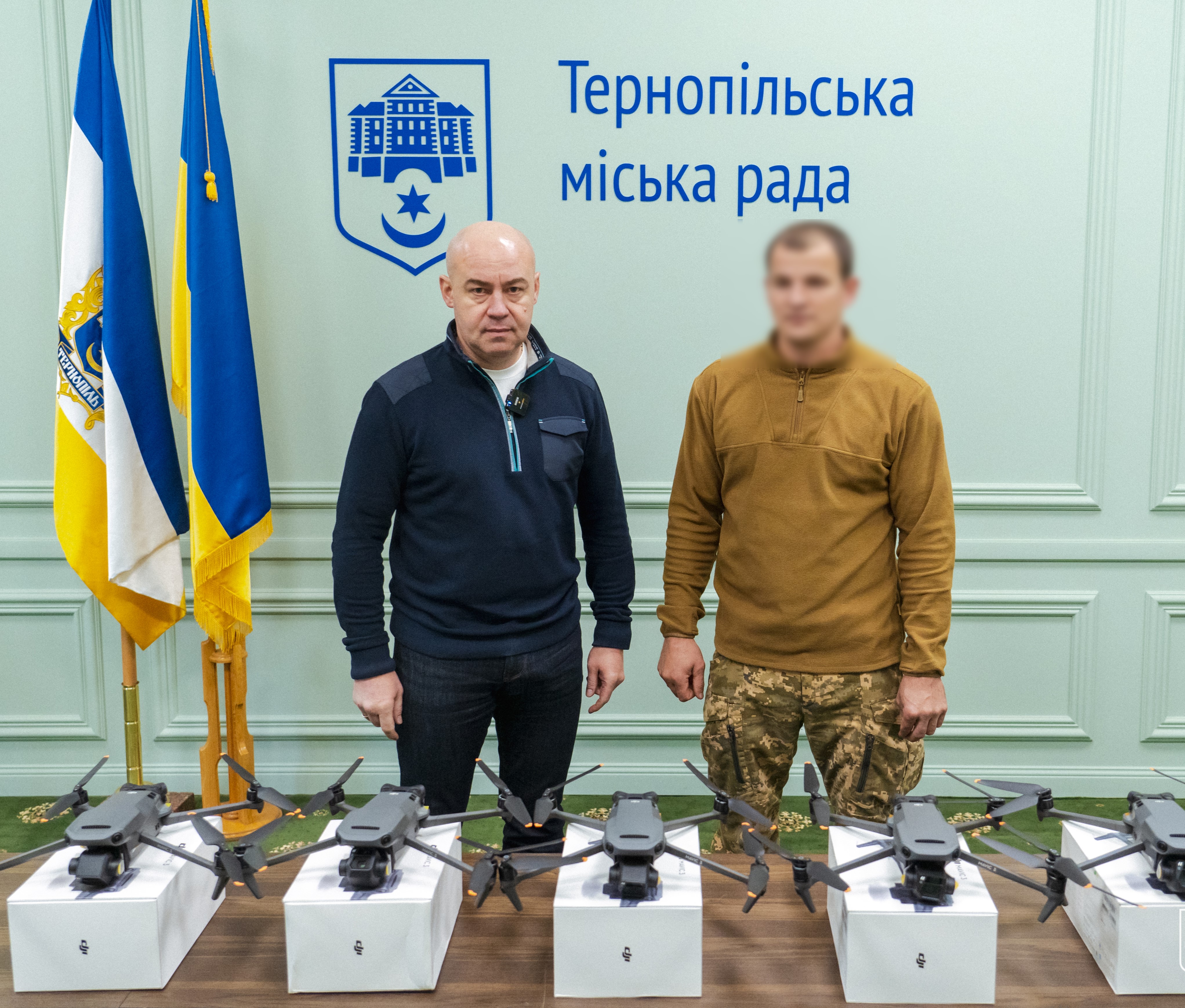 Тернопіль передав захисникам ще п’ять квадрокоптерів DJI Mavic 3