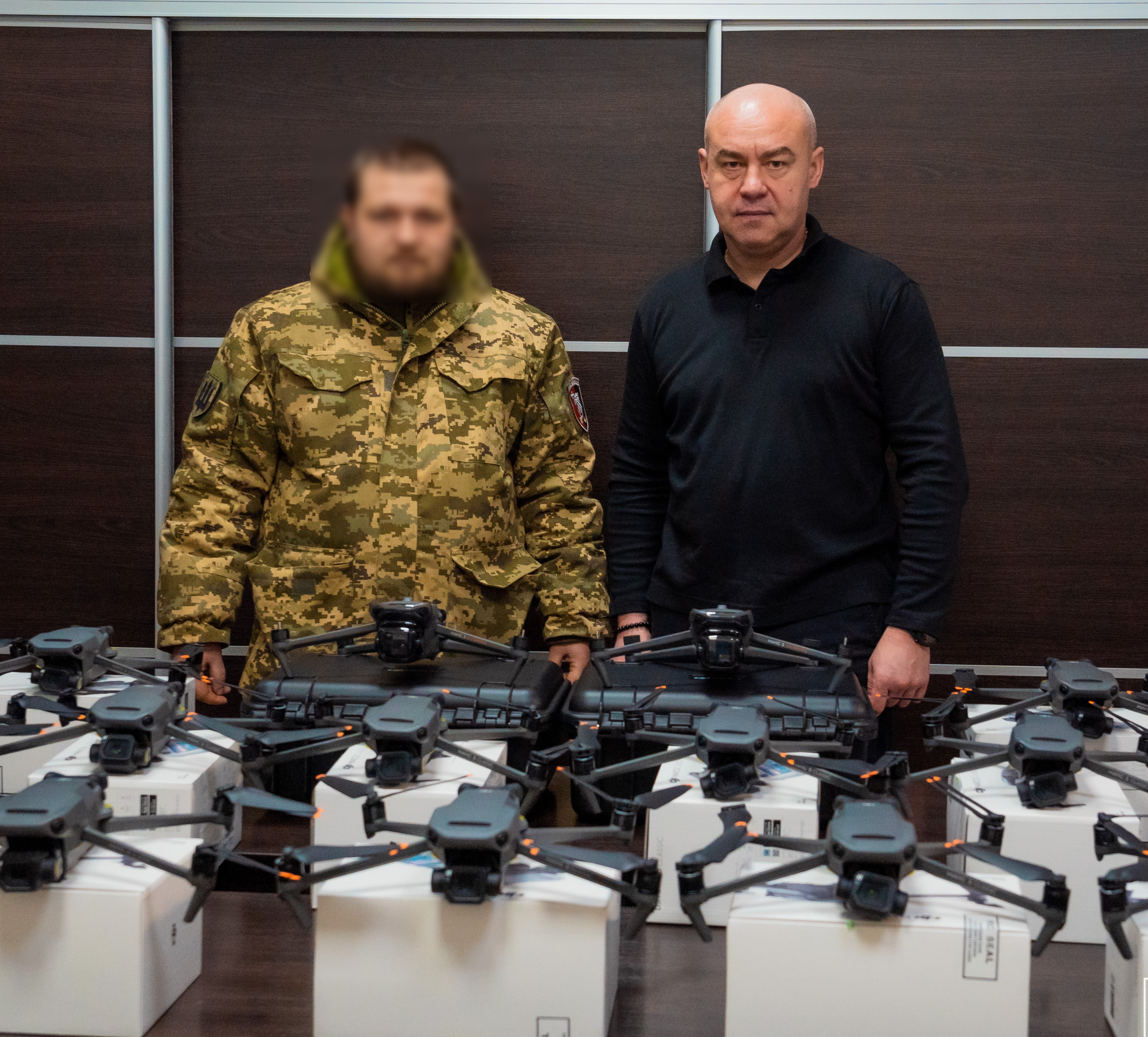 Тернопільська міська рада передала 20 квадрокоптерів Mavic для захисників 55 окремого стрілецького батальйону