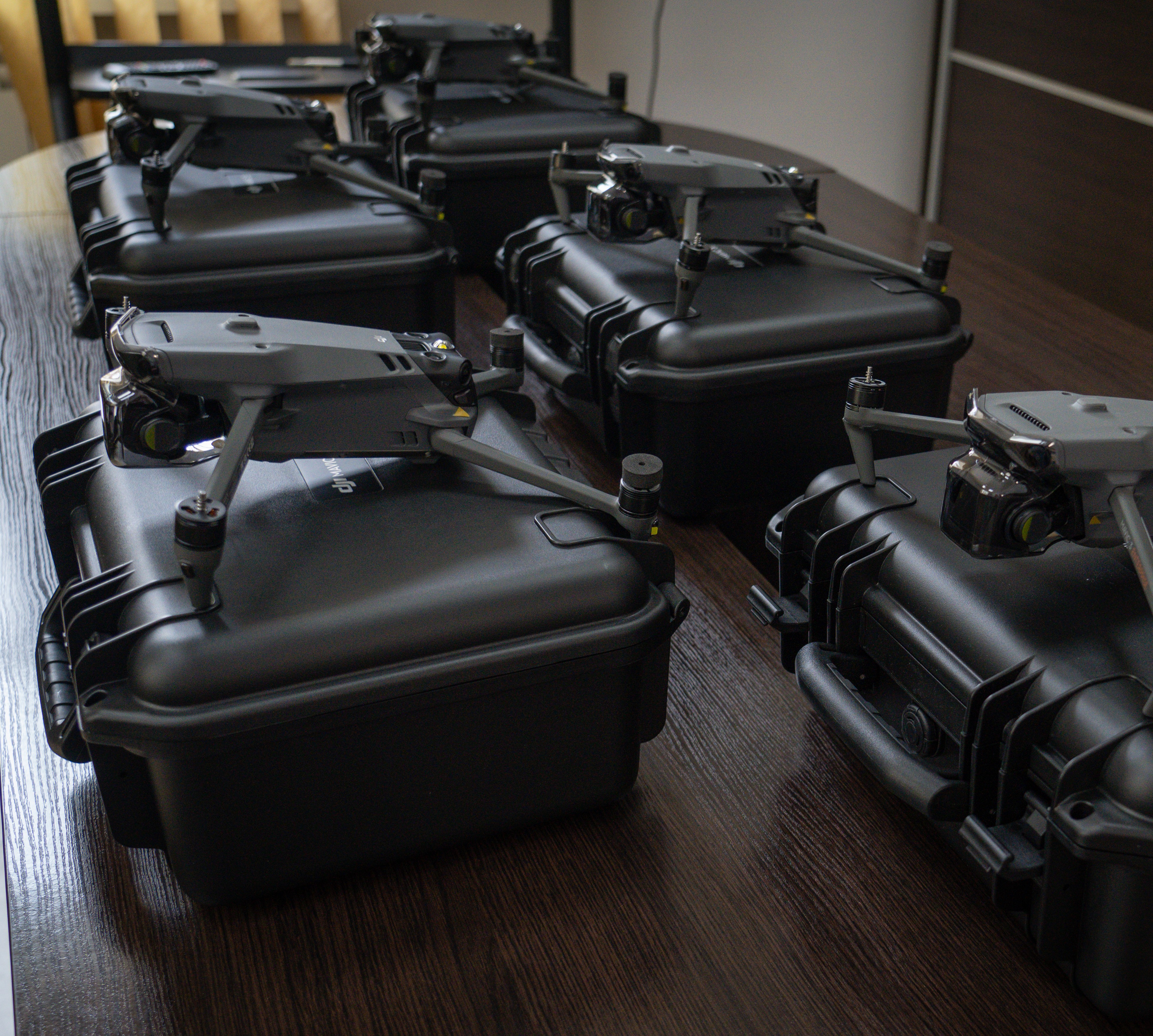 Сергій Надал передав захисникам п’ять квадрокоптерів DJI Mavic 3E