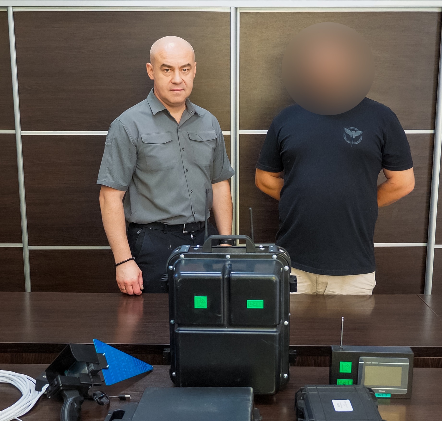 Міський голова Сергій Надал передав для бійців одного зі спецпідрозділів установку радіоелектронної боротьби
