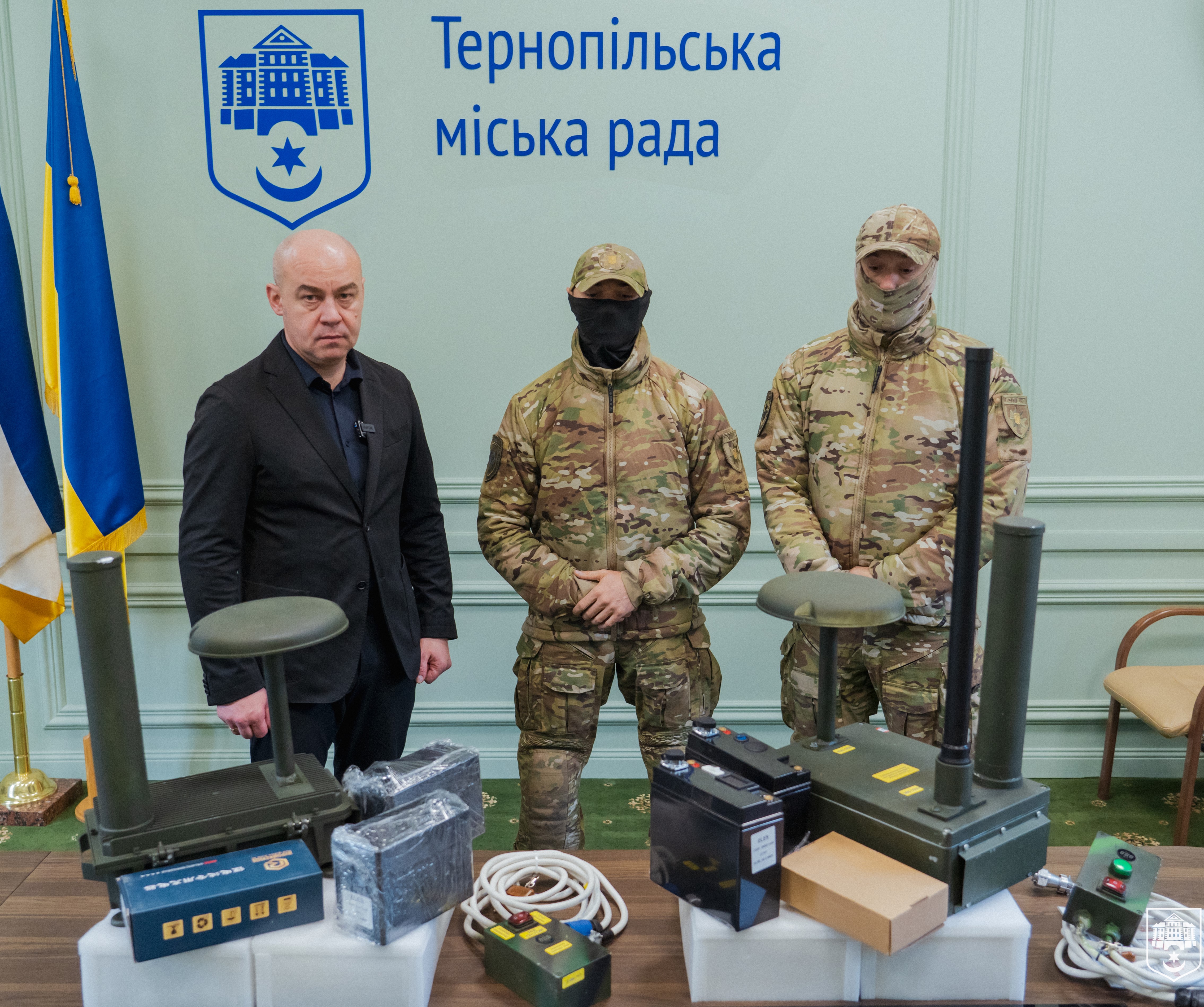 З Тернополя передали ще два засоби радіоелектронної боротьби для спеціального підрозділу поліції