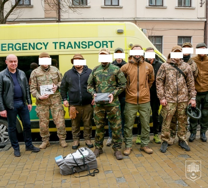 Тернопільська громада продовжує активно забезпечувати військових амуніцією та необхідним обладнанням