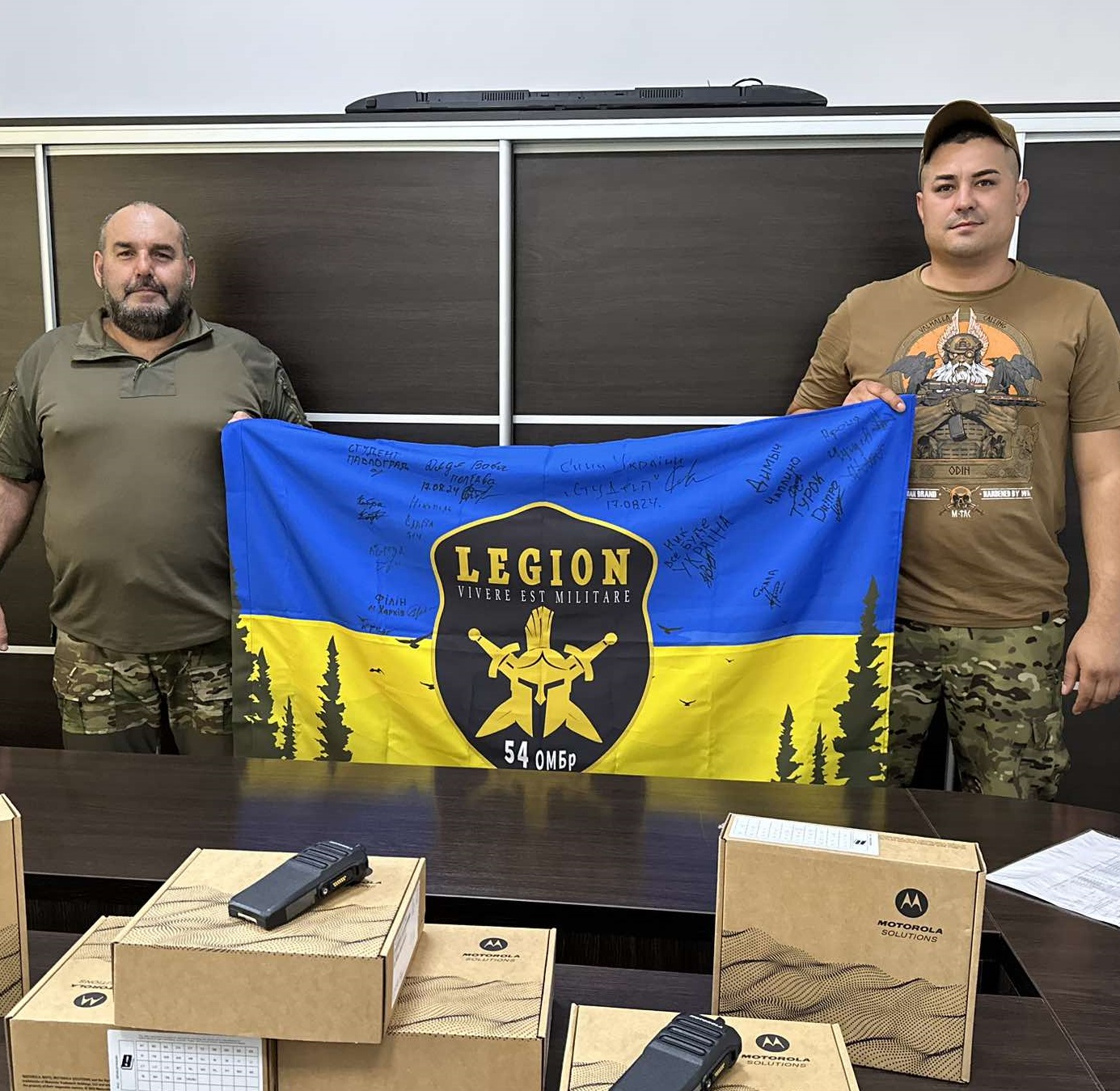 Тернопіль передав для захисників 54-ої окремої механізованої бригади шість рацій