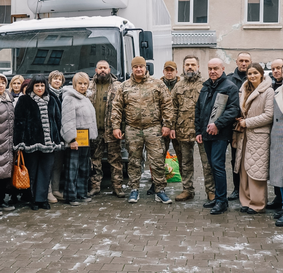З Тернополя для потреб захисників третьої штурмової бригади передали рефрижератор