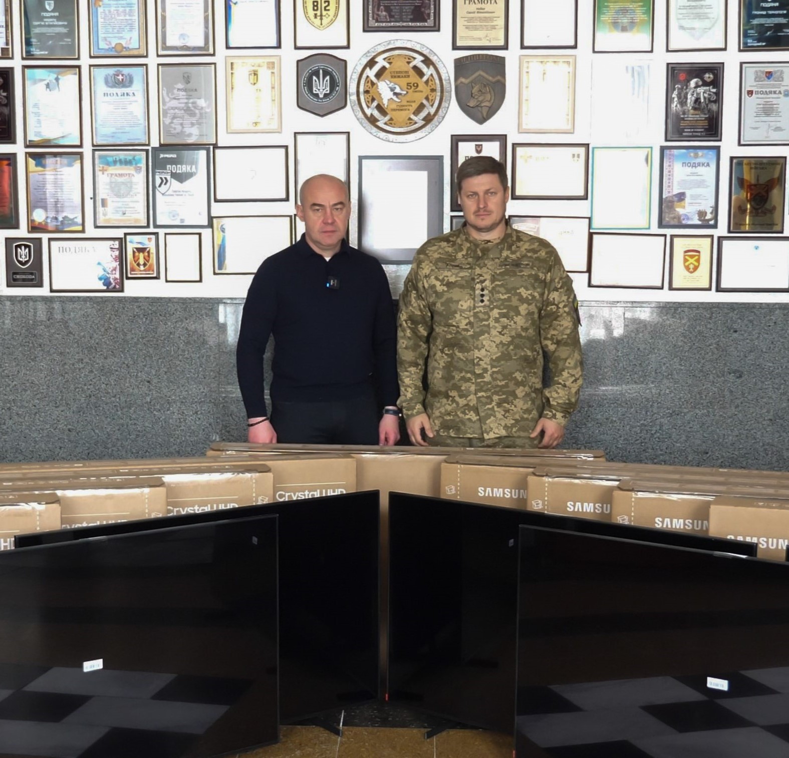 Сергій Надал передав 15 інтерактивних панелей для бійців 15-го армійського корпусу