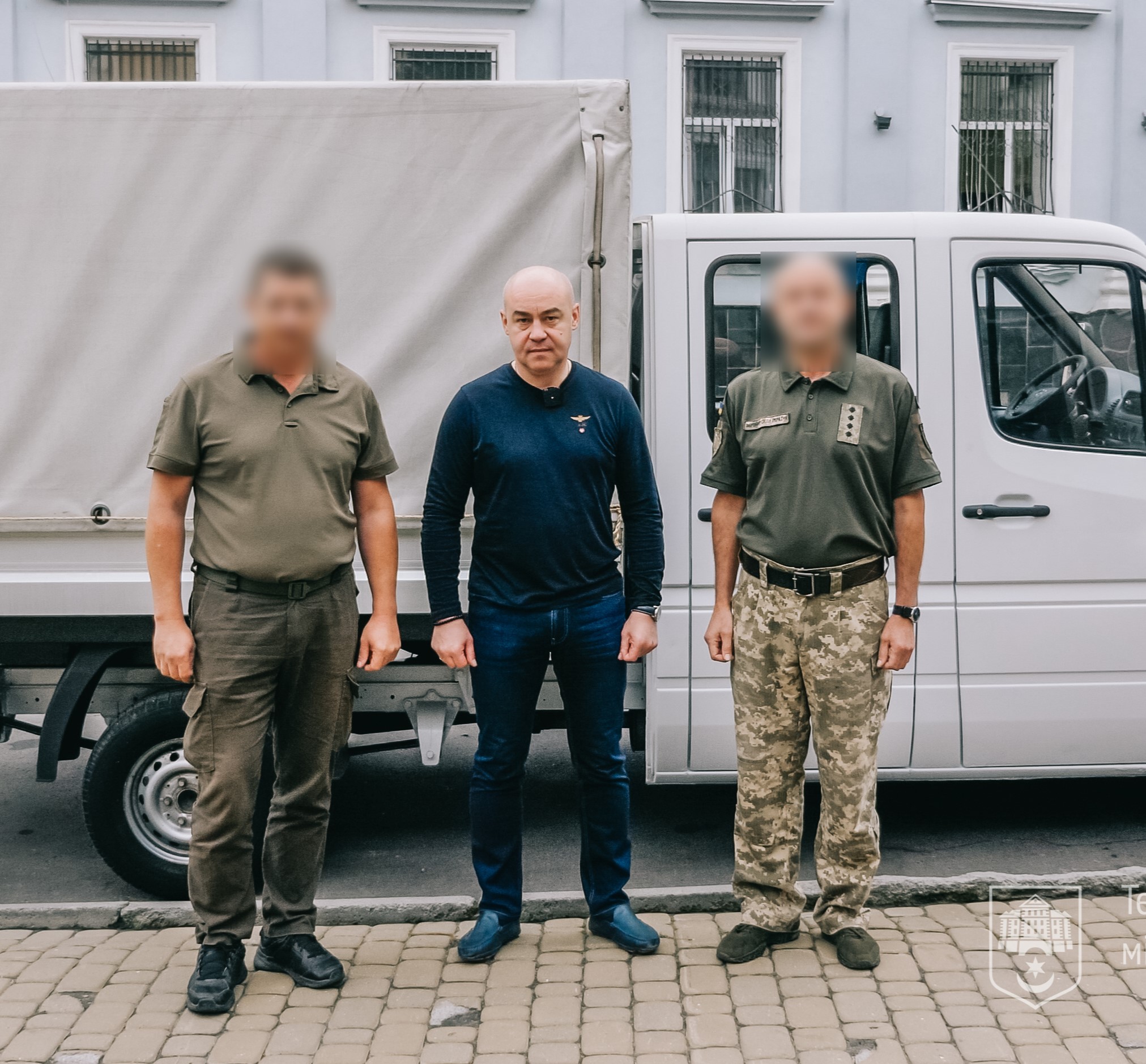 Тернопільська міська рада передала для захисників з тероборони вантажний автомобіль