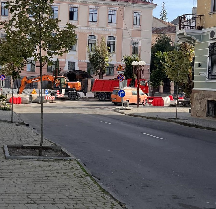 22 вересня з 14:00 год буде повністю перекрито рух транспорту на вул. Михайла Грушевського та вул. Листопадовій
