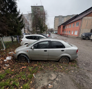 Власників покинутих автомобілів просять забрати транспорт з вулиць Тернополя