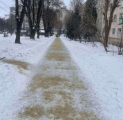 У нічний час в Тернопільській громаді виконувалися роботи з обробки доріг від ожеледиці