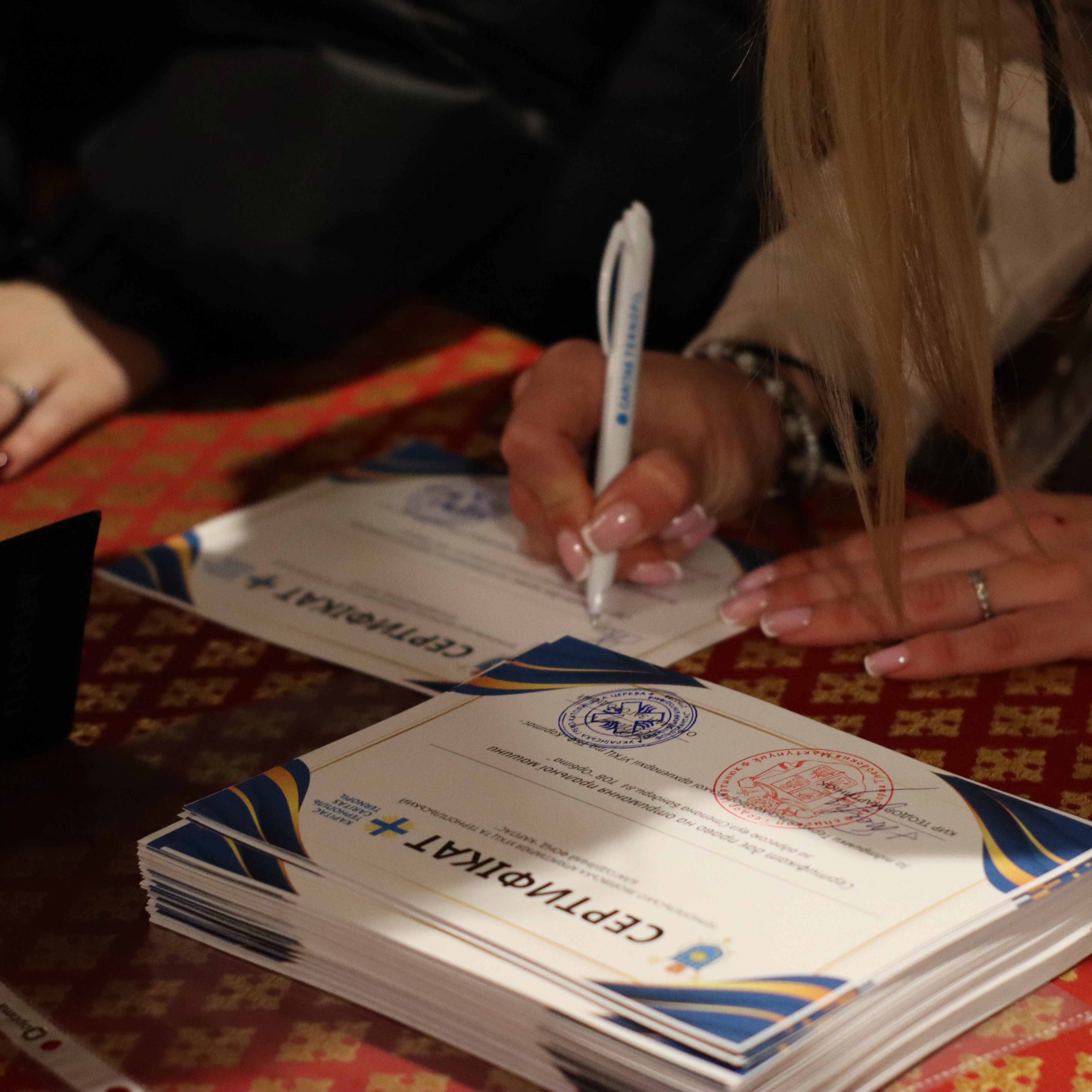 У Тернополі вручили сертифікати на пральні машини сім’ям, які постраждали внаслідок ракетної атаки 19 листопада