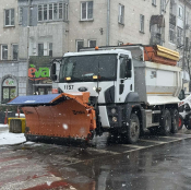 Вночі в Тернопільській громаді виконувалися роботи з обробки доріг від ожеледиці