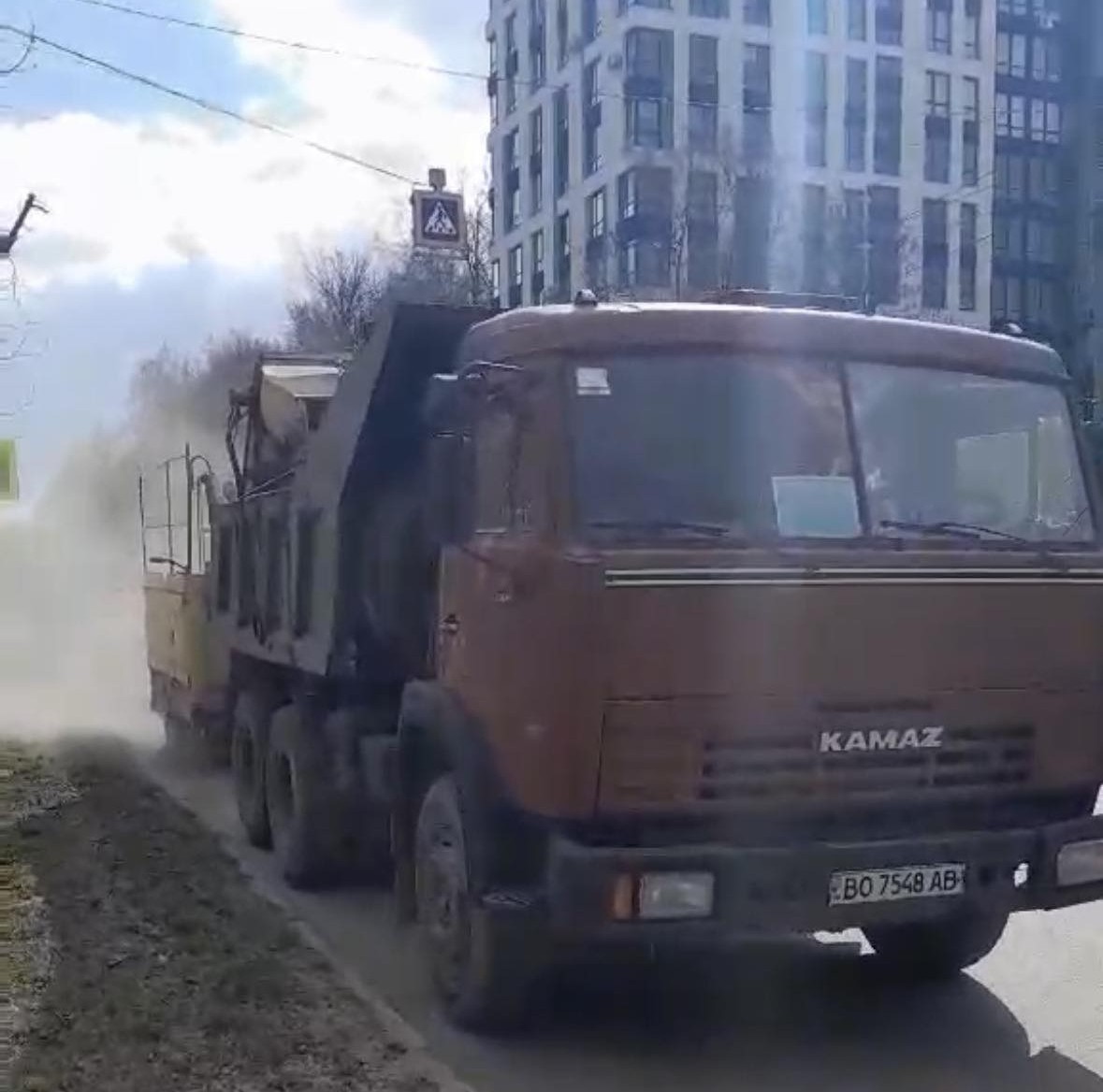 Вночі вулиці Тернополя від пилу та бруду прибирали чотири одиниці техніки