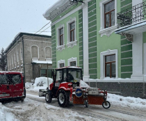 Для прибирання міста залучили 17 одиниць снігоприбиральної техніки