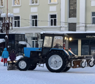 У Тернопільській громаді тривають роботи з очищення доріг від ожеледиці