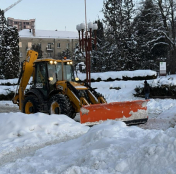 У Тернополі дороги та тротуари від ожеледиці прибирала 21 одиниця спецтехніки