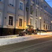 22 снігоприбиральні машини працювали вночі на дорогах і тротуарах Тернопільської громади