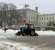 Цієї ночі дороги й тротуари Тернополя очищали 15 одиниць спецтехніки