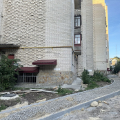 У різних мікрорайонах Тернополя проводять роботи з благоустрою
