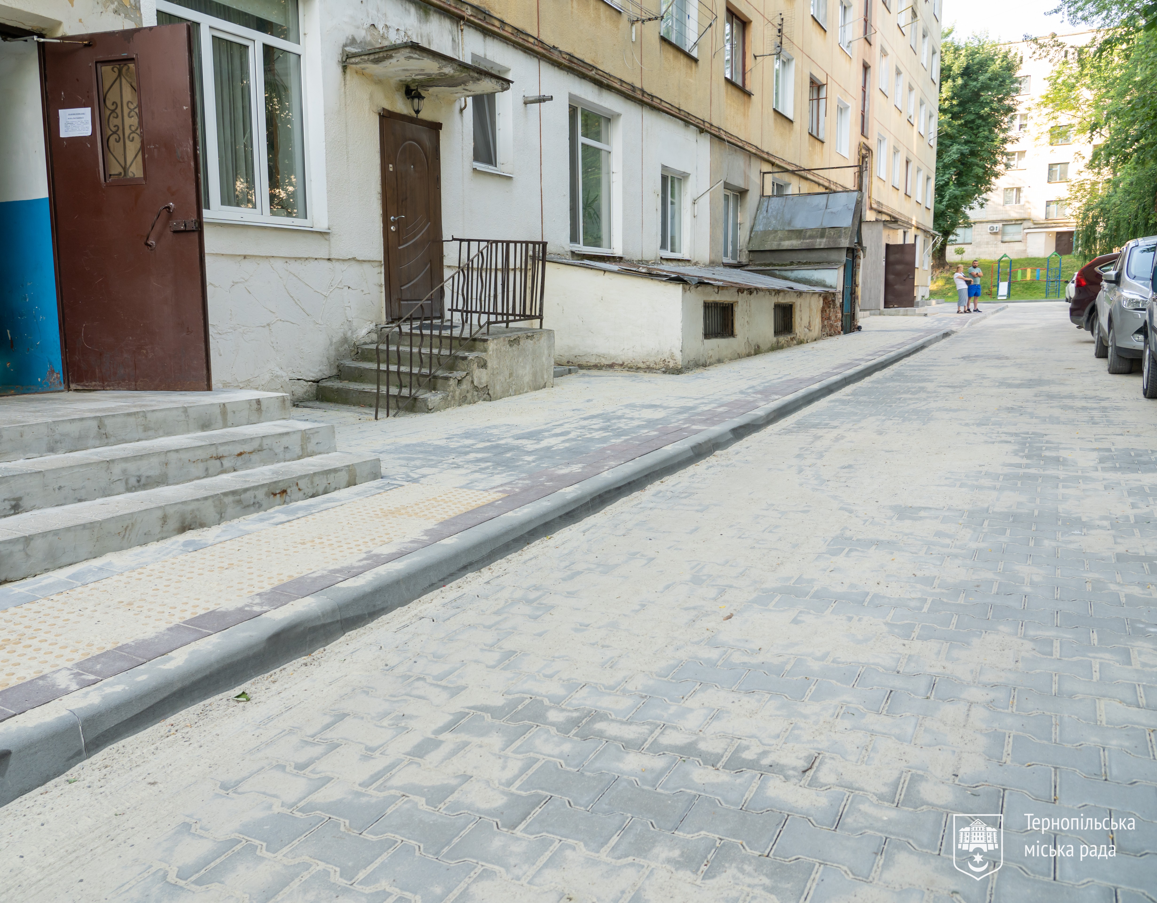 Міський голова Тернополя Сергій Надал оглянув відремонтований двір на вул. Лесі Українки, 33