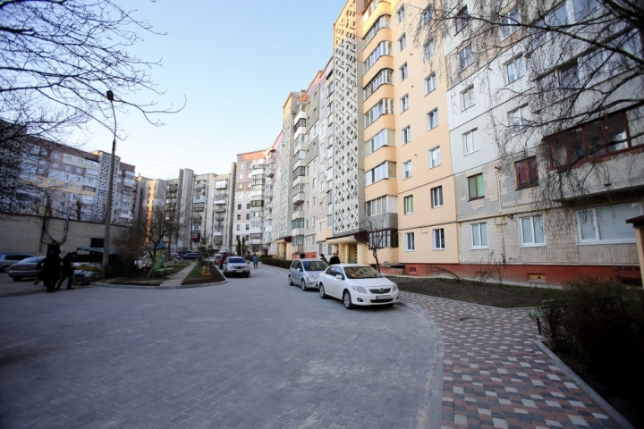 У Тернополі на вул. 15 квітня, 31 завершився ремонт двору