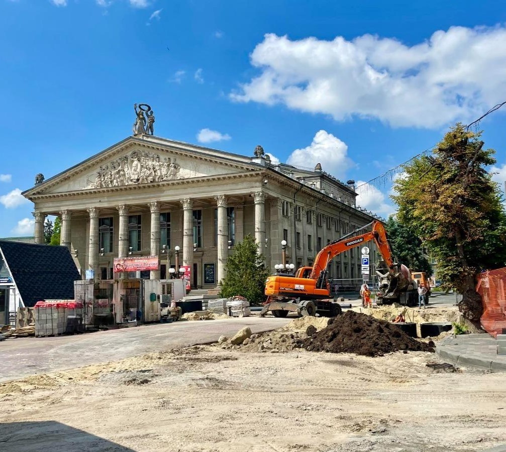 У Тернополі тривають ремонти дорожнього покриття та пониження ділянок перед пішохідними переходами