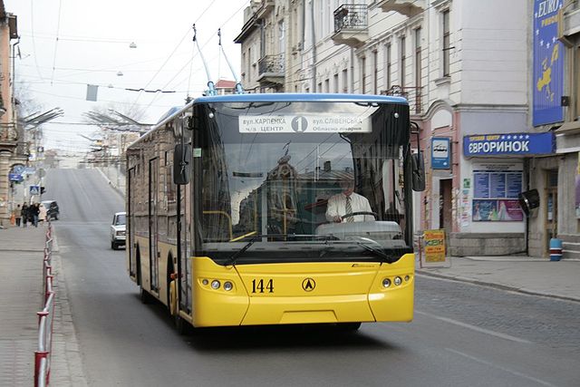 Через обрив контактної мережі у Тернополі змінено рух деяких тролейбусів