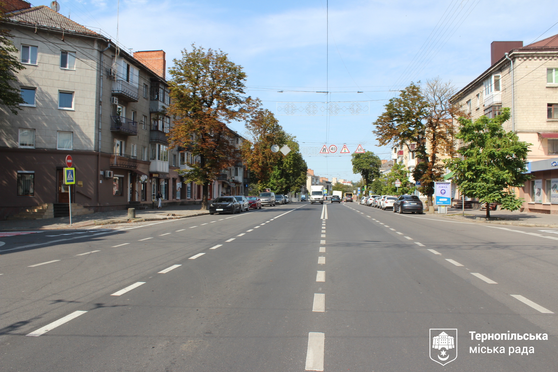 На вулиці Руській завершили оновлення схеми дорожнього руху з додатковими смугами та паркомісцями