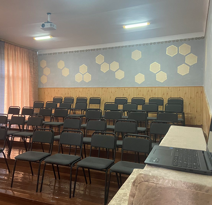 У навчальному - виховному комплексі «Школа-колегіум Патріарха Йосифа Сліпого» облаштували учнівський кінозал