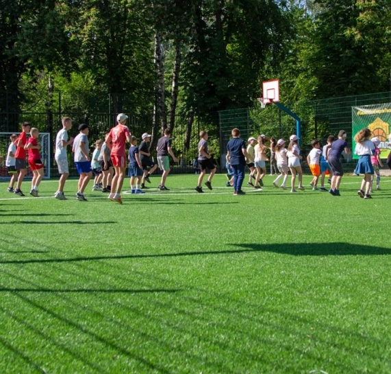 У Тернополі на вул. Новий Світ відкрили універсальний спортивний майданчик