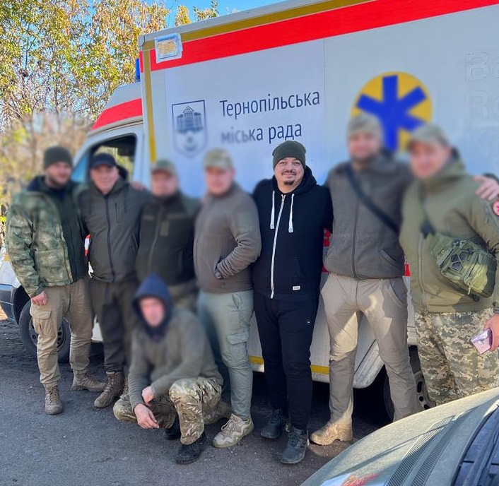 Майже 2000 захисників отримали стоматологічне лікування на передовій завдяки роботі мобільного стоматологічного кабінету Тернополя