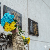 На фасаді школи №13 у Тернополі встановлять меморіальну таблицю добровольцю Віталію Олійнику